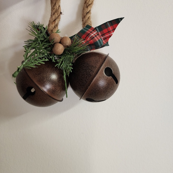 Working rustic bronze Christmas bells - Picture 2 of 4